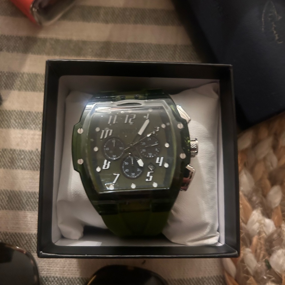 Invicta green - Picture 2 of 3